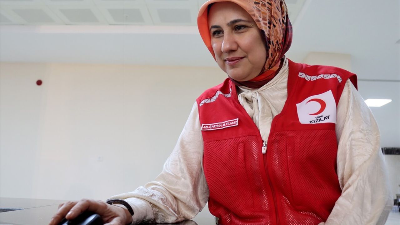 Türk Kızılay Genel Başkanı Yılmaz, Yılın Kareleri Oylamasında Yer Aldı