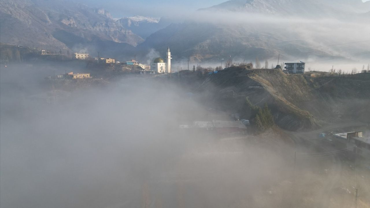 Uludere'de Görülen Büyüleyici Sis Bulutu Havadan Görüntülendi
