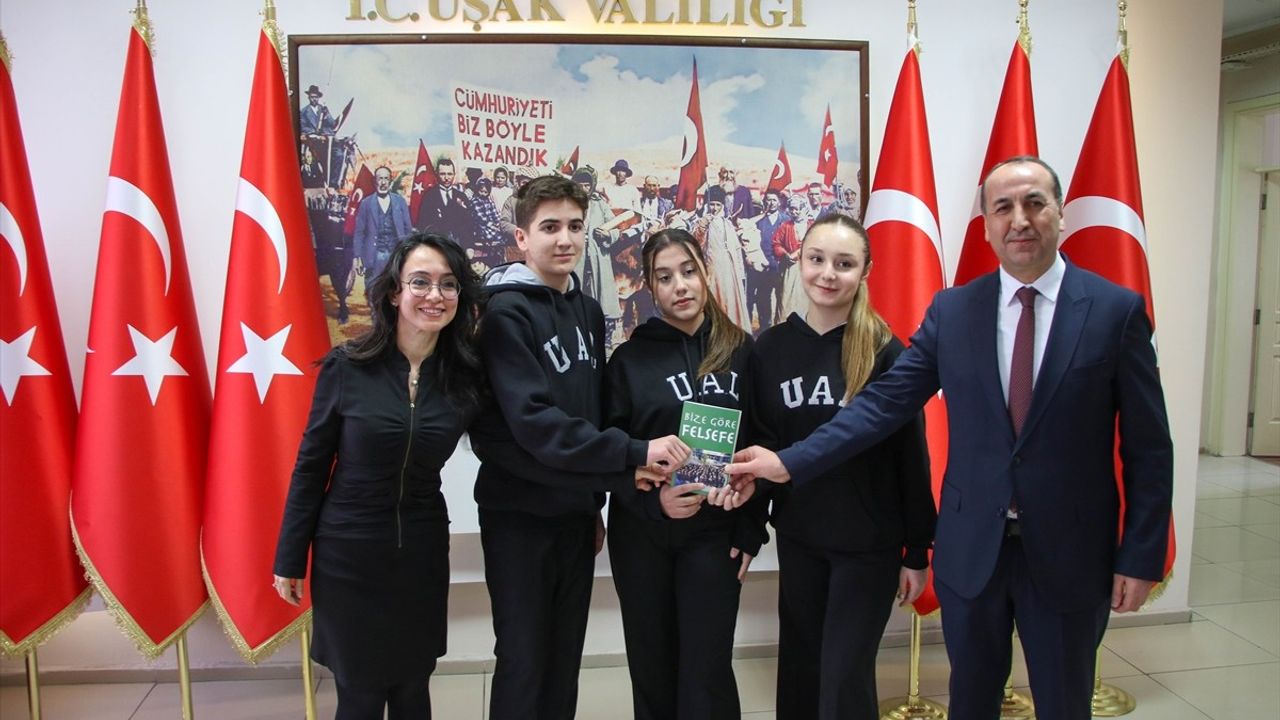 Uşak Lisesi Öğrencilerinden Mehmetçik'e Destek: 50 Bin Lira Bağışlandı