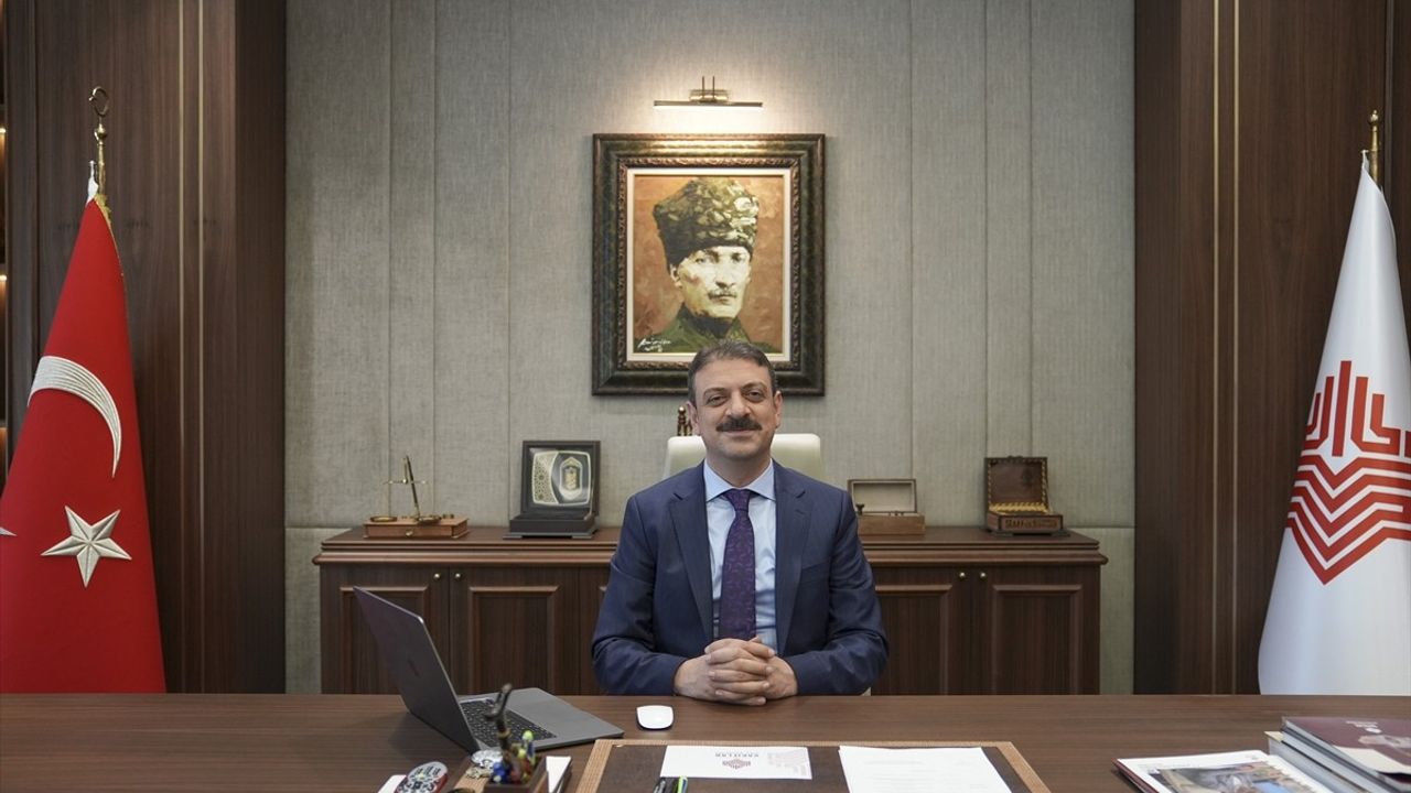 Vakıflar Genel Müdürü Sinan Aksu, Anadolu Ajansı'nın 'Yılın Kareleri' Oylamasına Katıldı