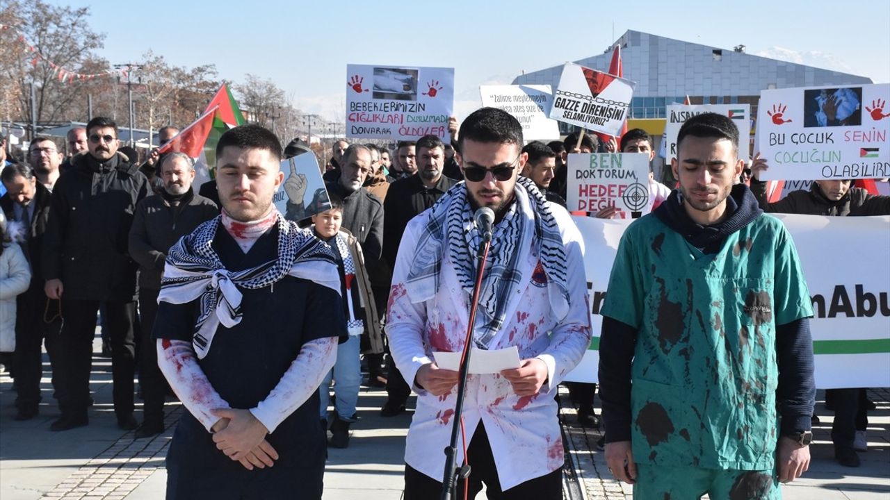 Van'da Filistin İçin Yürüyüş Düzenlendi