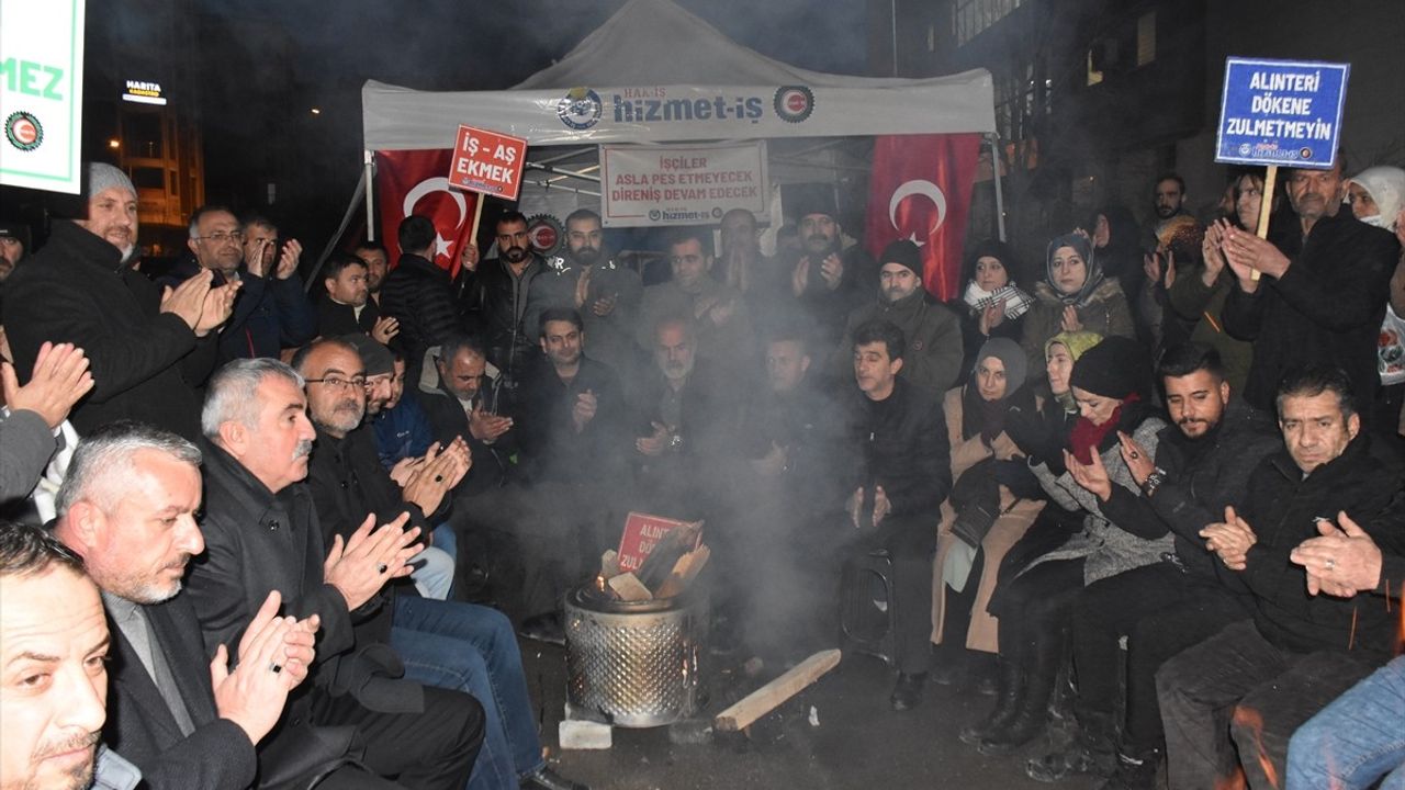 Van'da İşten Çıkarılan Çalışanlar Yeni Yılı Eylemle Karşıladı