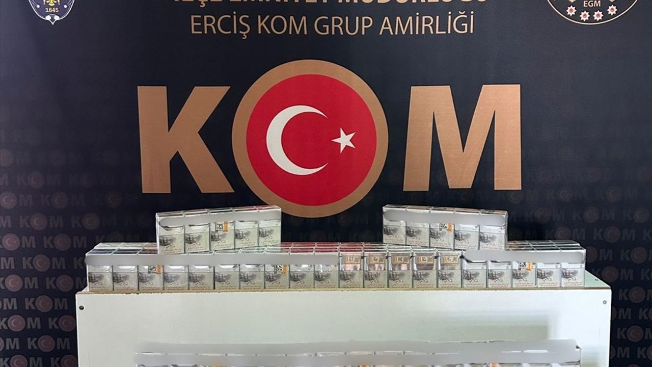 Van&#039;da Kaçakçılık Operasyonları: Uzun Namlulu Silah ve Gümrük Kaçağı Malzeme Ele Geçirildi