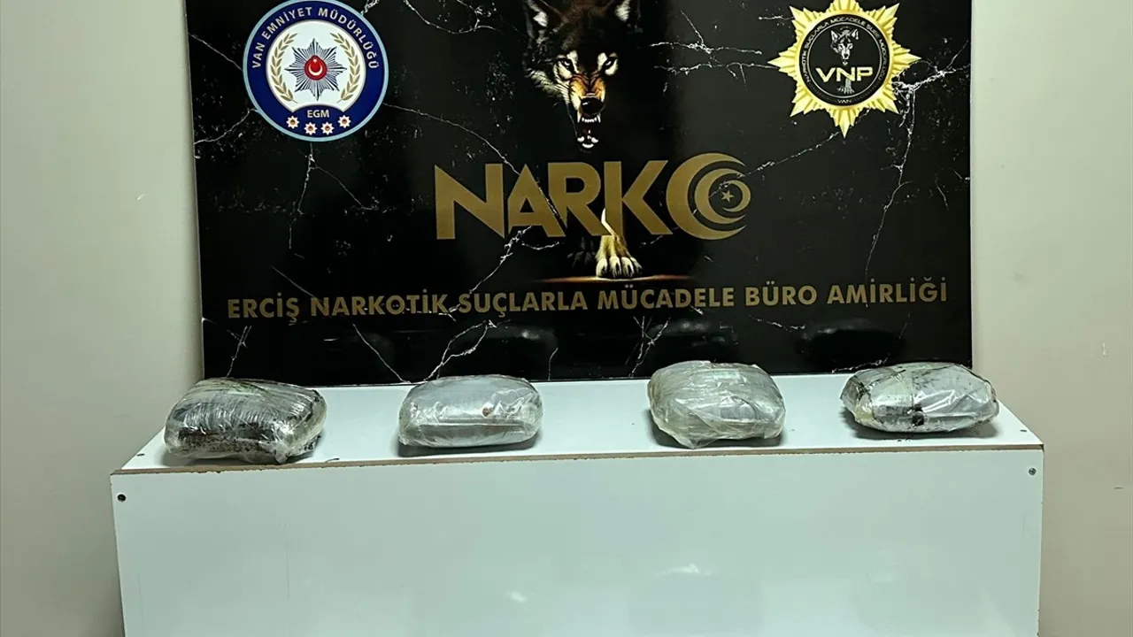 Van Erciş'te 8 Kilo 750 Gram Uyuşturucu Madde Ele Geçirildi