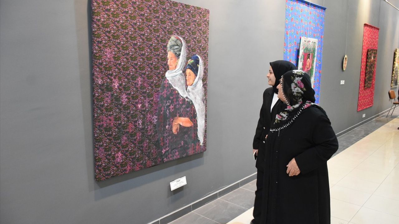 Yankı ve Yansı Arasında Anadolu Kadınları Sergisi Malatya'da Açıldı