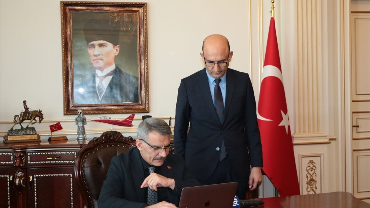 Yozgat Valisi Özkan, Anadolu Ajansı'nın Yılın Kareleri Oylamasına Katıldı