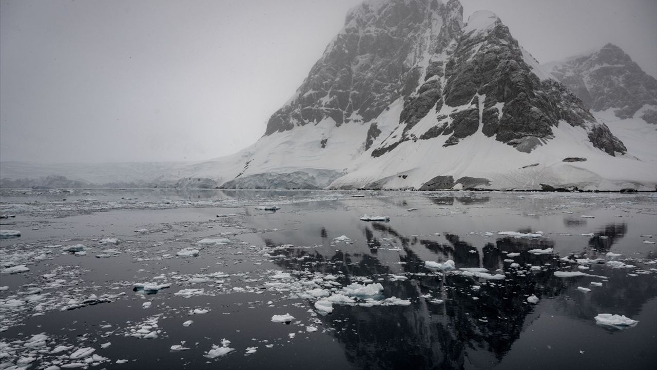 9. Ulusal Antarktika Bilim Seferi Ekibi Dismal Adası'ndaki Çalışmalarını Tamamladı