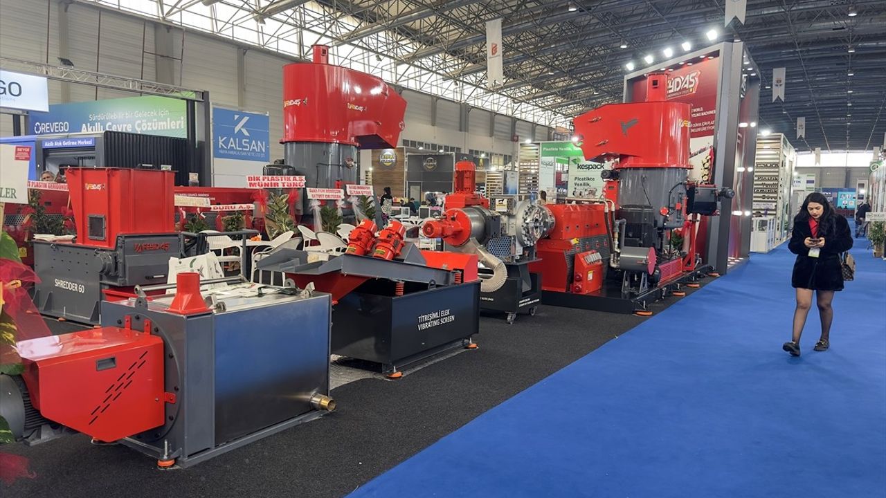 Adana'da 'Geri Dönüşüm ve Atık Yönetimi Fuarı' Başladı