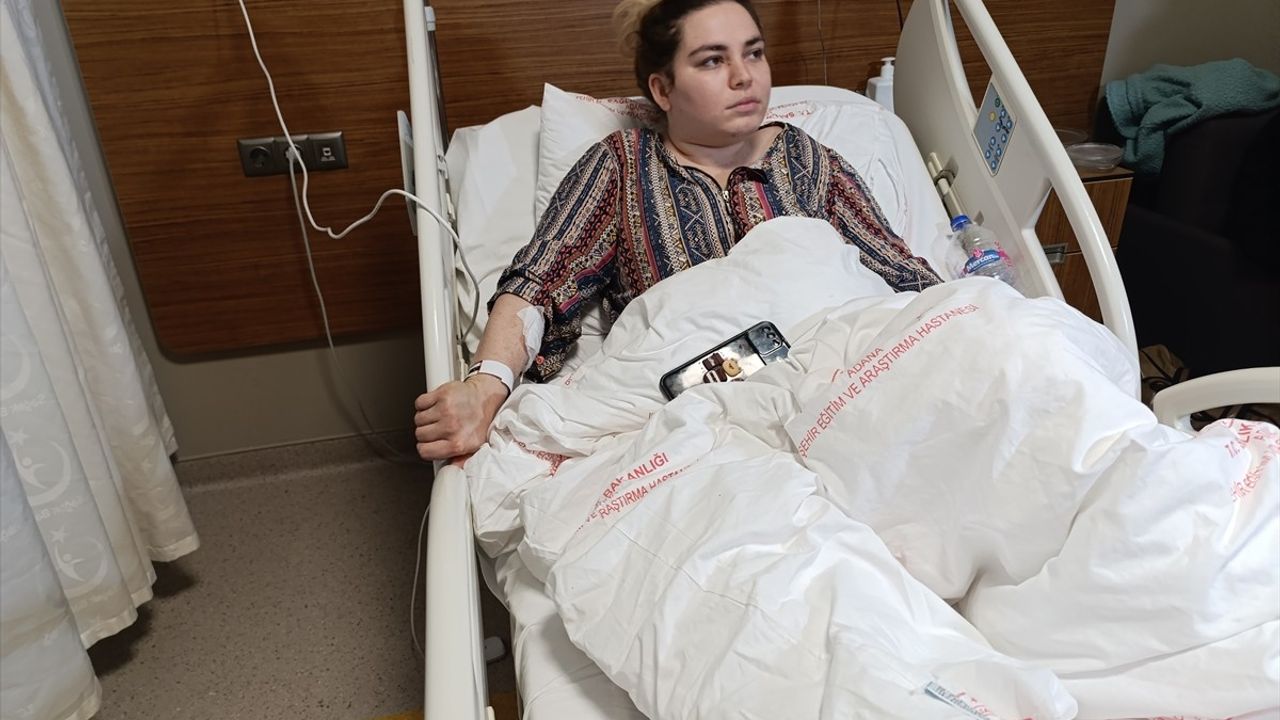 Adana'da İş Yerine Silahlı Saldırı: Kadın ve Ailesi Yaralandı