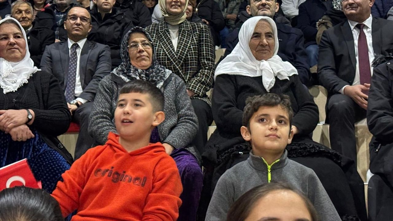 Afyonkarahisar'da Şehit Cüneyt Taşyürek Anısına Voleybol Maçı Düzenlendi
