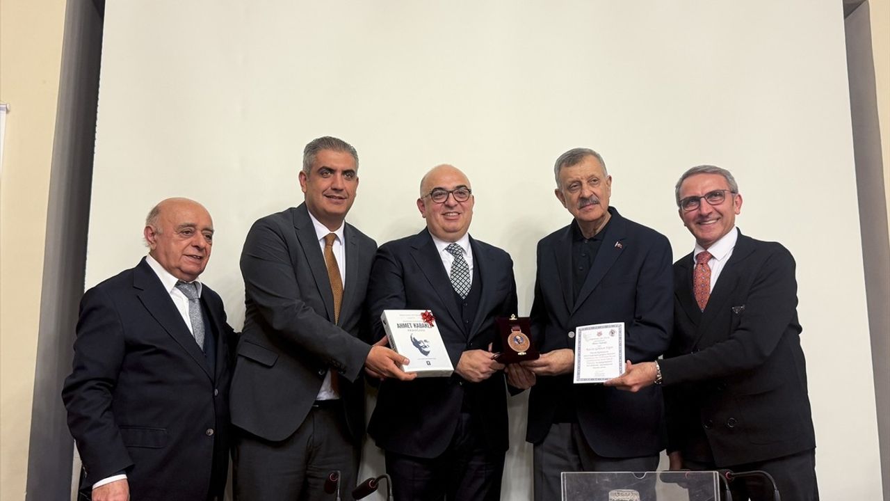 Ahmet Kabaklı Anısına Türk Edebiyatı Vakfı'nda Ödül Töreni Düzenlendi