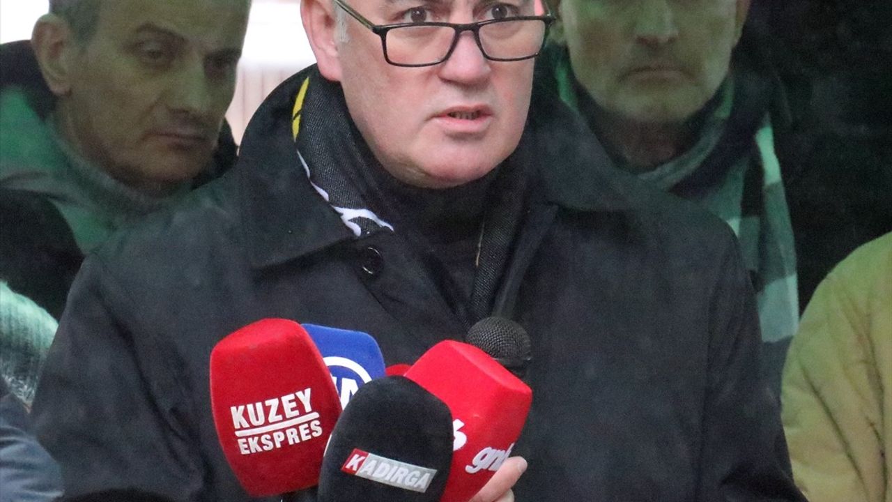 Ahmet Suat Özyazıcı, Mezarı Başında Anıldı