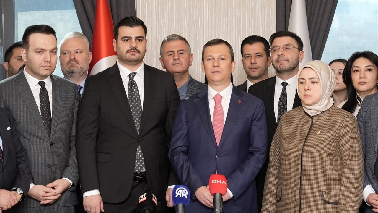 AK Parti'de Görev Değişikliği: Fatih Şahin'den Eyyüp Kadir İnan'a Devretme Töreni
