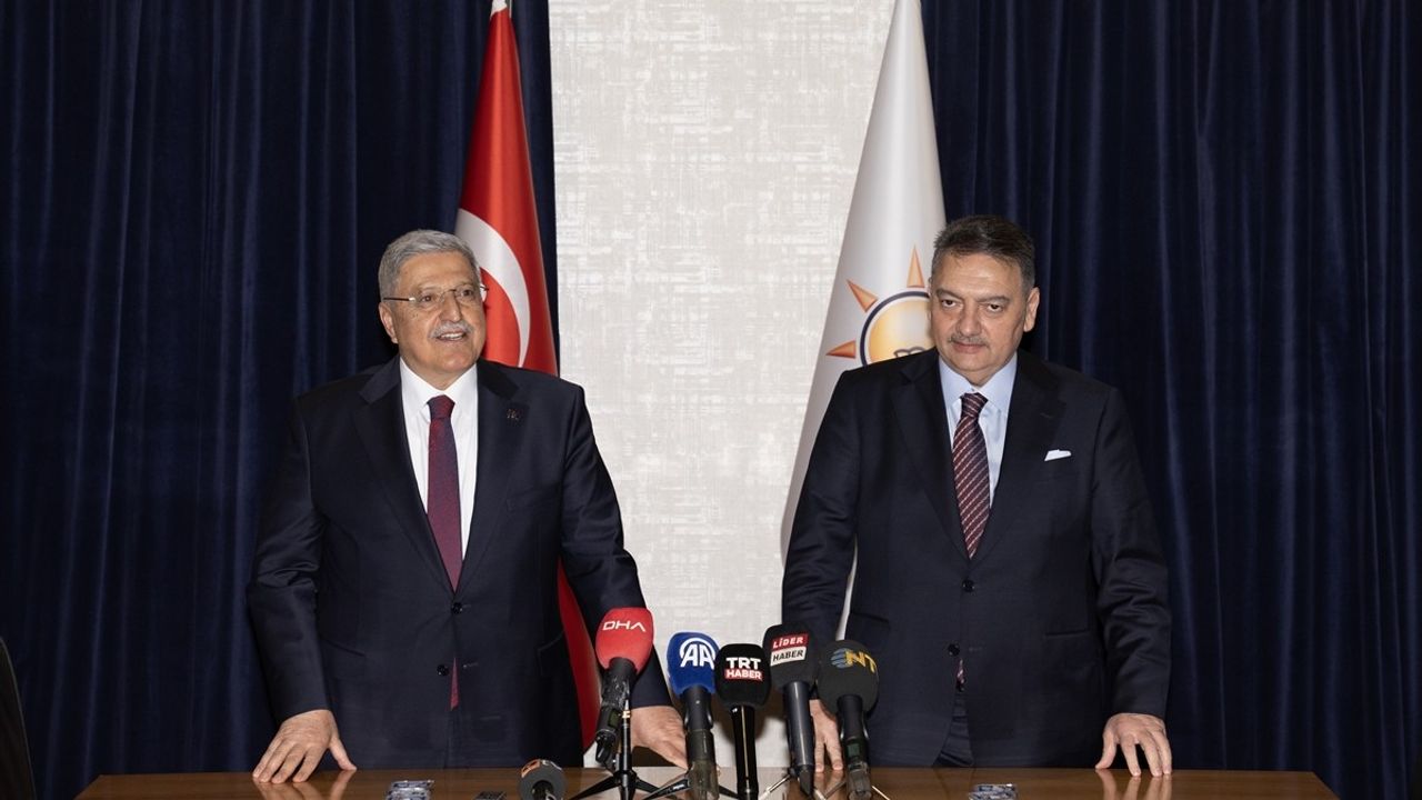 AK Parti Genel Merkez İdari ve Mali İşler Başkanlığı'nda Devir Teslim Töreni