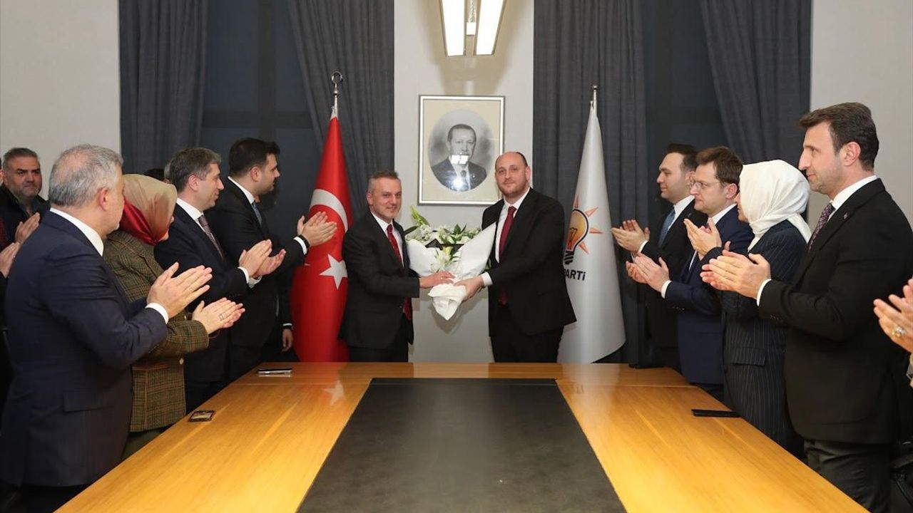 AK Parti Teşkilatında Değişim: Kandemir Görevini Büyükgümüş'e Devretti