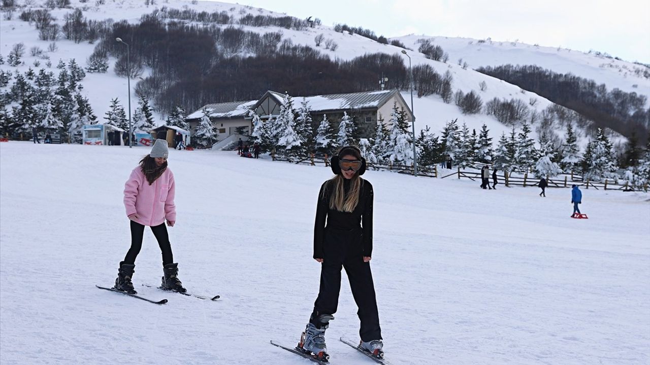 Akdağ Kayak Merkezi'nde Kış Eğlencesi Devam Ediyor