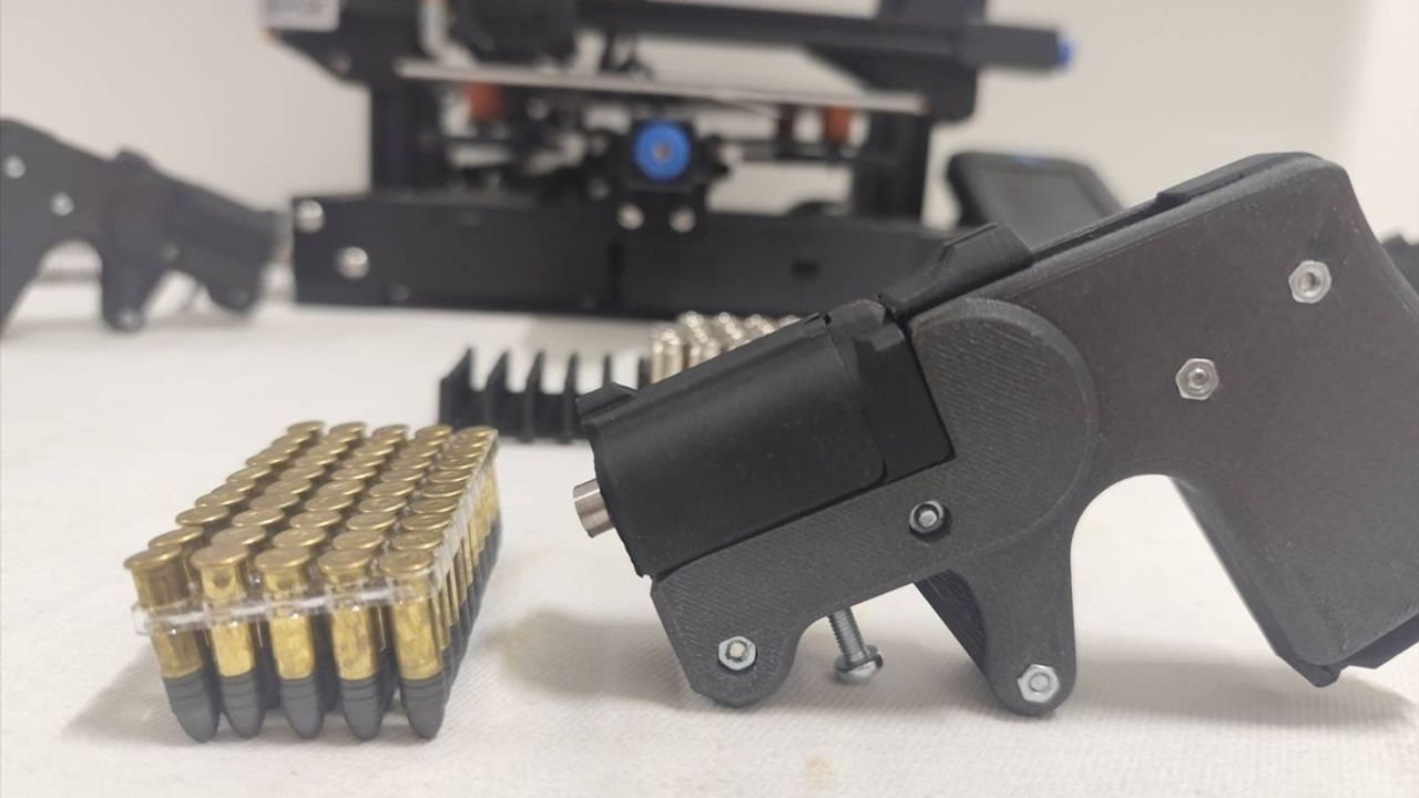 Ankara'da 3D Yazıcı ile Suikast Silahı Üreten Şüpheli Yakalandı