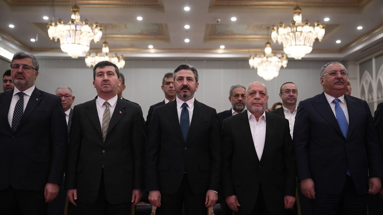 Ankara'da Asgari Ücret Sempozyumu: Emeğin Yüzyılı İçin Çalışmalar Devam Ediyor