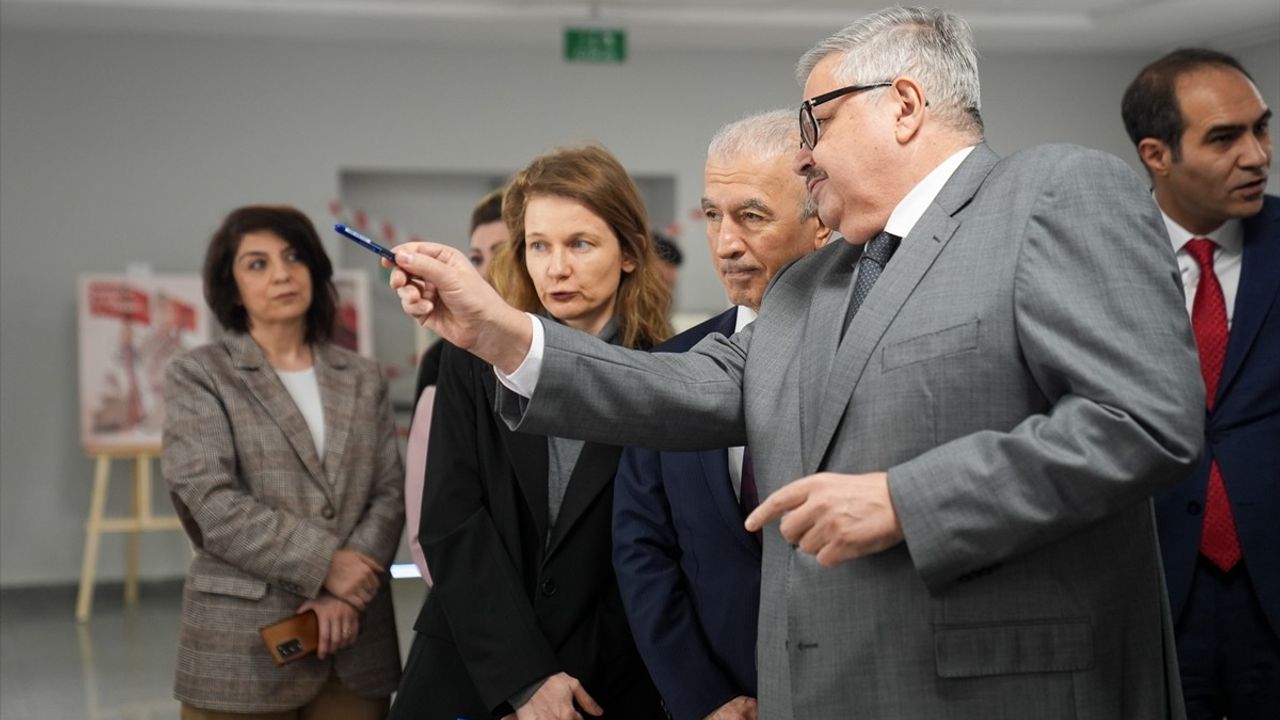 Ankara'da Türk-Rus İlişkileri Sempozyumu ve Sergisi Düzenlendi