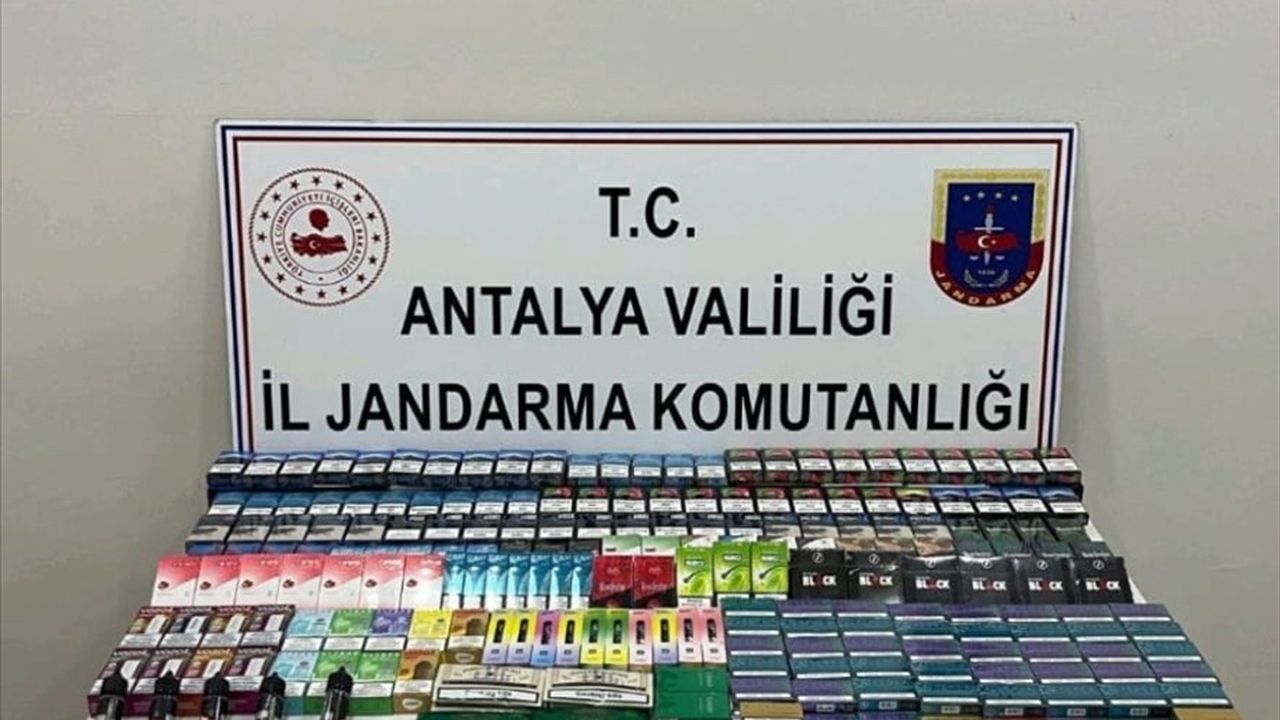 Antalya'da 1 Milyon 10 Bin 210 Makaron Ele Geçirildi