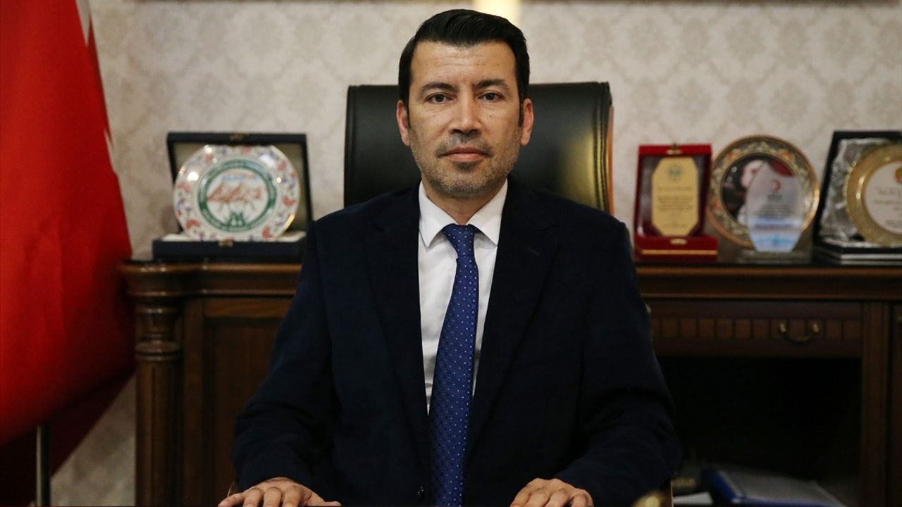 Antalya'da Yolcu Otobüsü Şarampole Devrildi: 1 Ölü, 32 Yaralı