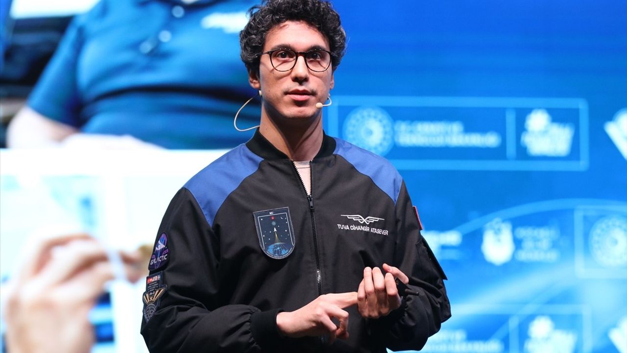 Astronot Tuva Cihangir Atasever Kocaeli'de Gençlerle Buluştu