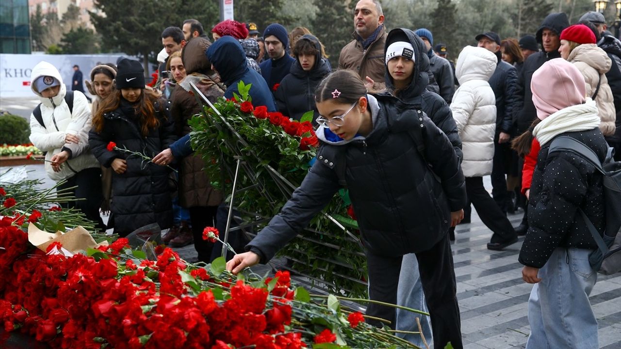 Azerbaycan Hocalı Katliamı Kurbanlarını Unutmuyor
