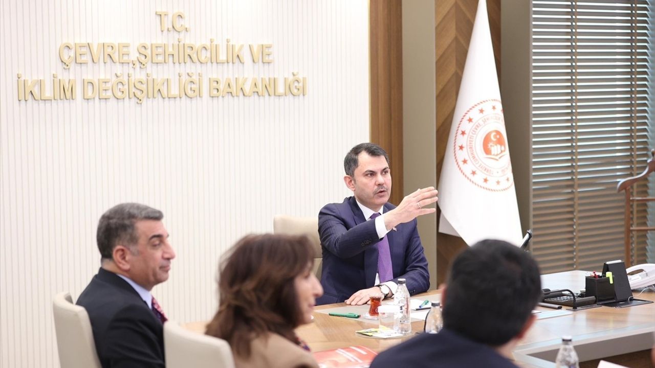 Bakan Kurum, CHP'li Vekillerle Kentsel Dönüşüm ve Deprem Görüşmesi Yaptı