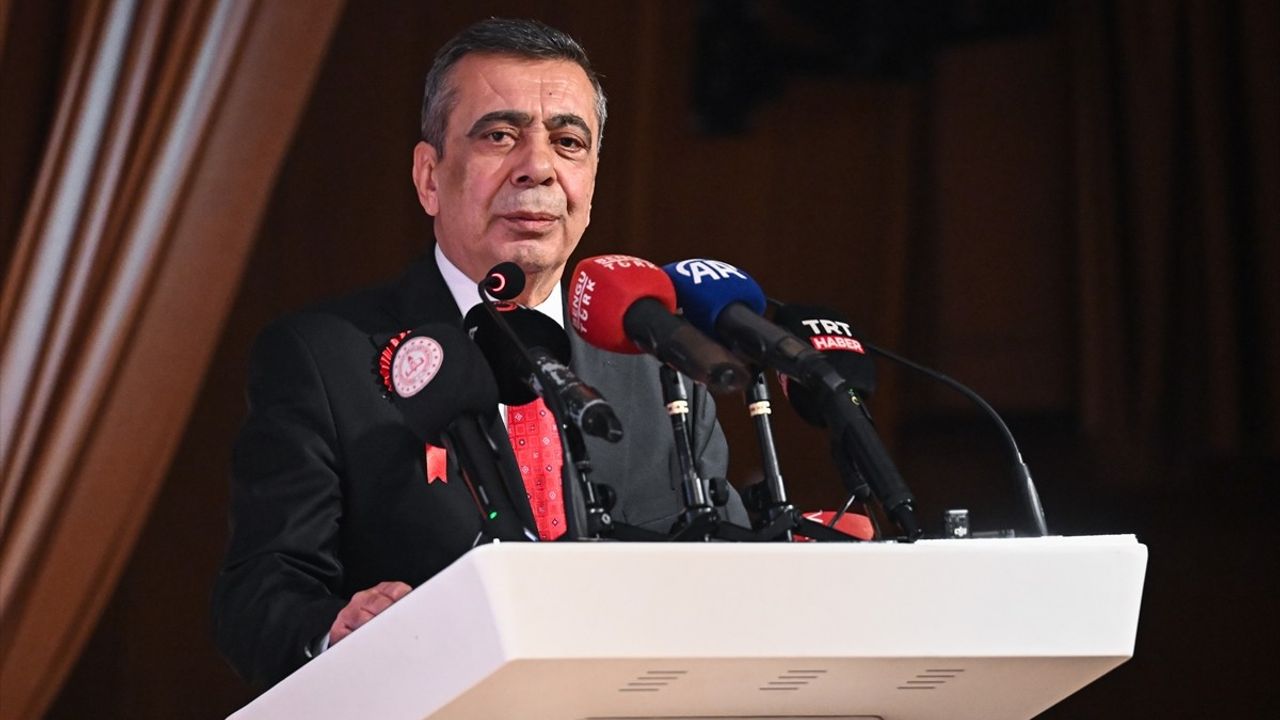 Bakan Tekin, MEV 44. Yılını Kutladı: Eğitimde Vakıfların Rolü Vurgulandı