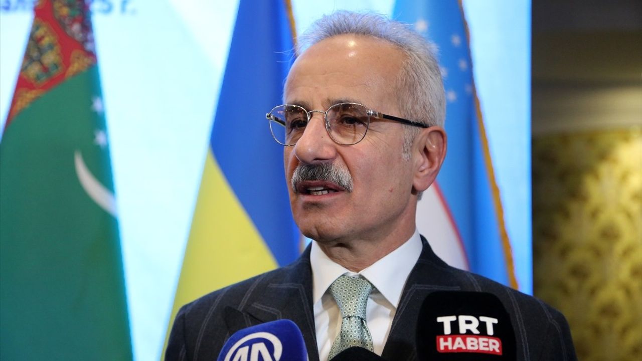Bakan Uraloğlu: Zengezur Koridoru'nda Siyasi Engeller Aşılmalı