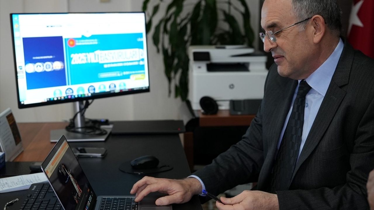 BANÜ Rektörü Prof. Dr. İsmail Boz, Anadolu Ajansı'nın Yılın Kareleri Oylamasında