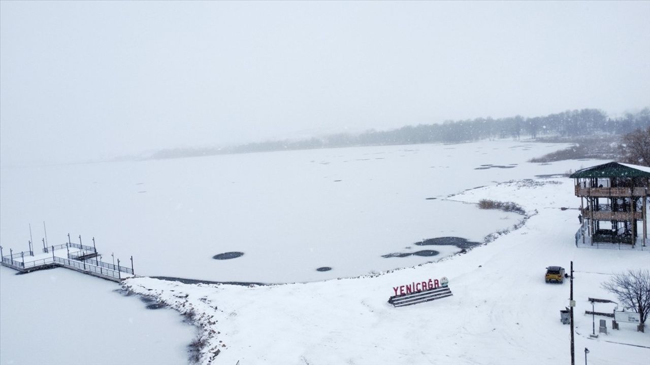 Bolu'da Göl ve Göletlerin Yüzeyi Dondu