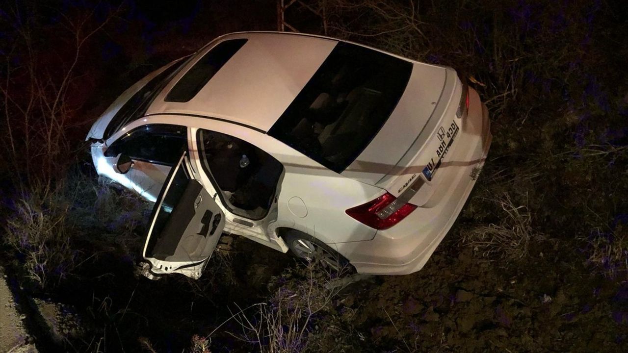 Burdur'da Şarampole Devrilen Araçta Sürücü Hayatını Kaybetti