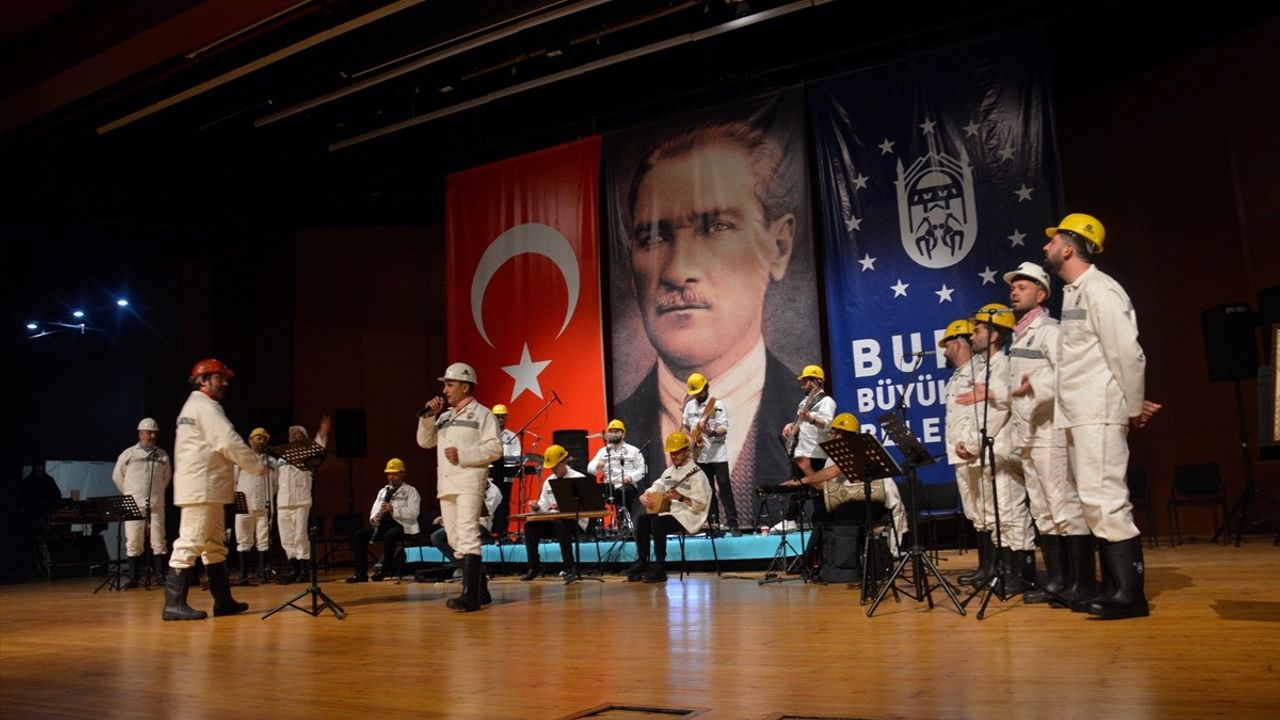 Bursa'da Heyecan Dolu 'Zonguldak Hasret Gecesi' Konseri