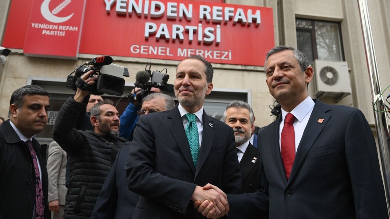CHP Genel Başkanı Özgür Özel, Yeniden Refah Partisi Lideri Fatih Erbakan'ı Ziyaret Etti