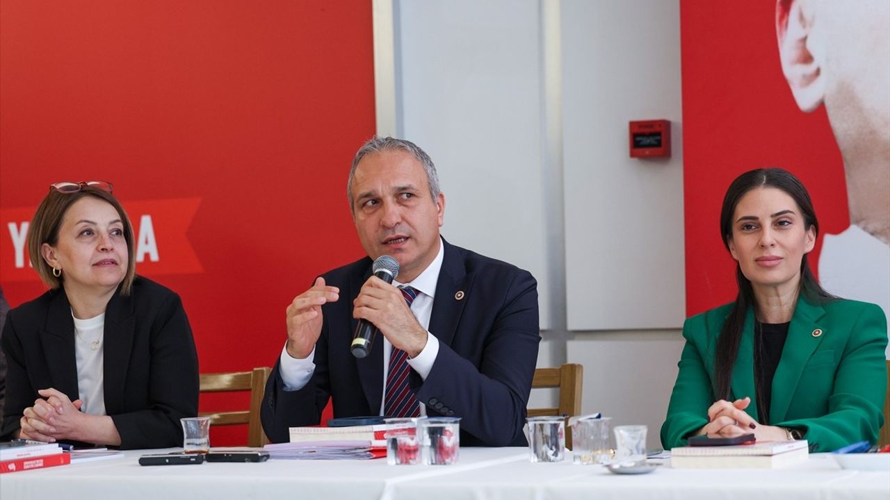 CHP'li Özçağdaş: Türkiye'de Değişim Süreci Devam Eden Tek Parti CHP'dir