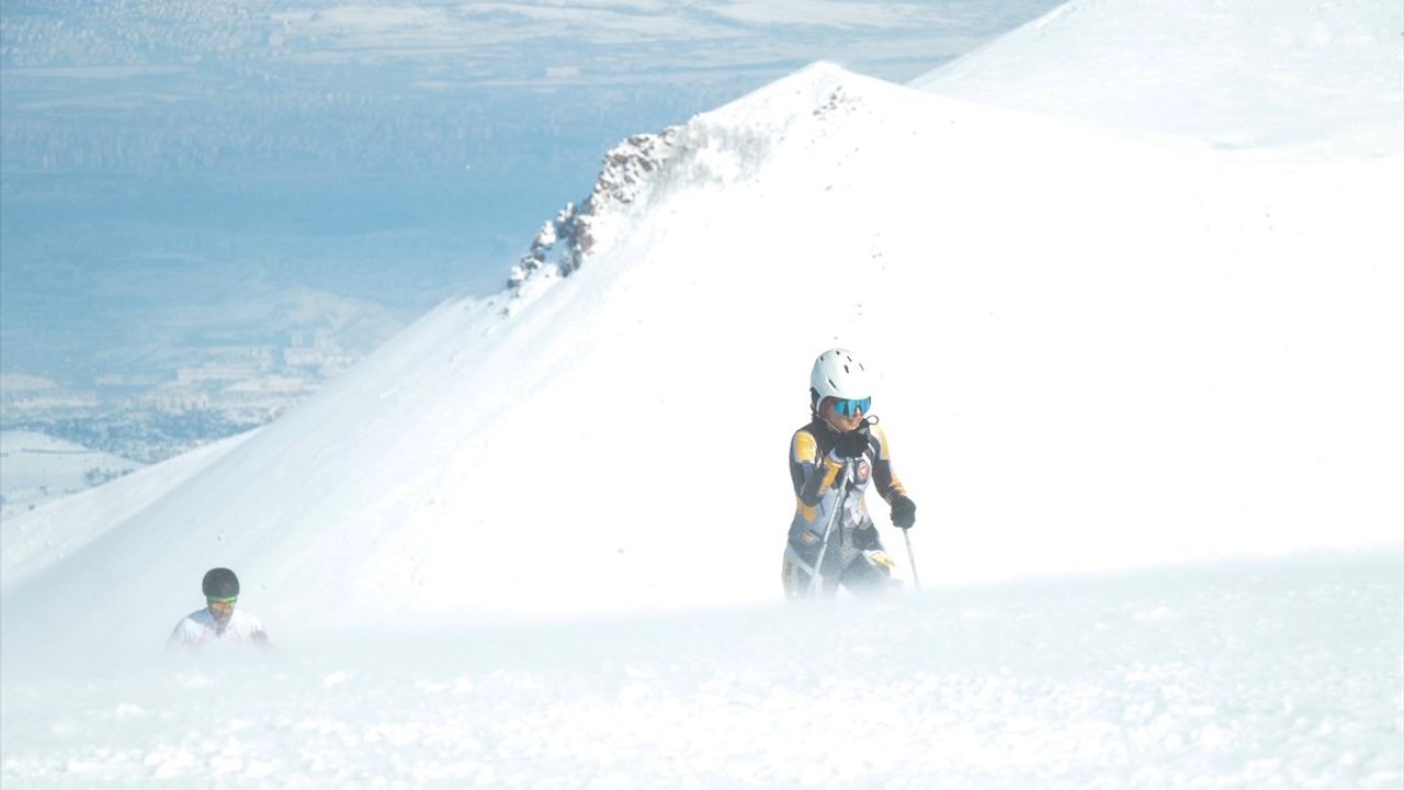 Dağ Kayağı Türkiye Şampiyonası Erciyes'te Başladı