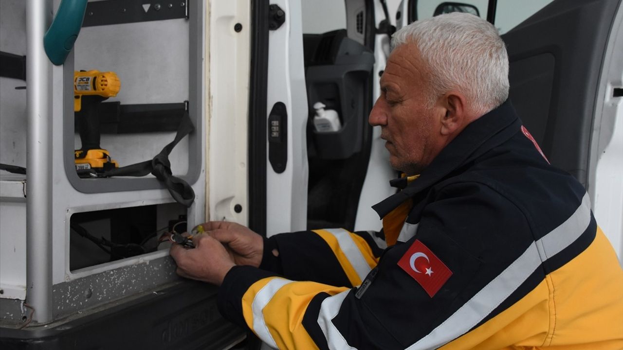 Depremzede Hasan Usta'nın Ambulans Şefkati: 31 Yıldır Hayat Kurtarıyor