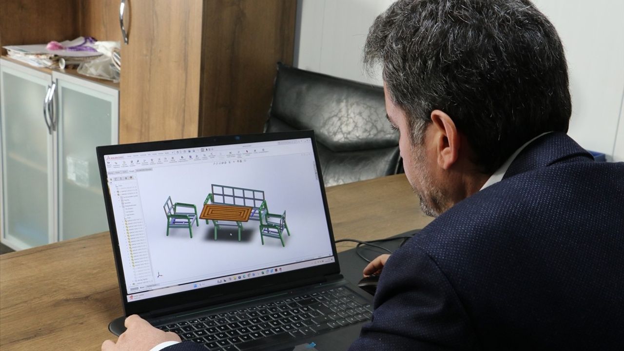 Devlet Desteğiyle Kadın Girişimci Bahçe Mobilyası Üretiyor