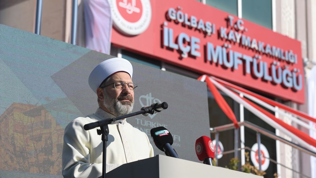 Diyanet İşleri Başkanı Erbaş, Gölbaşı İyilik Çarşısı'nın Açılışında Aile Vurgusu Yaptı
