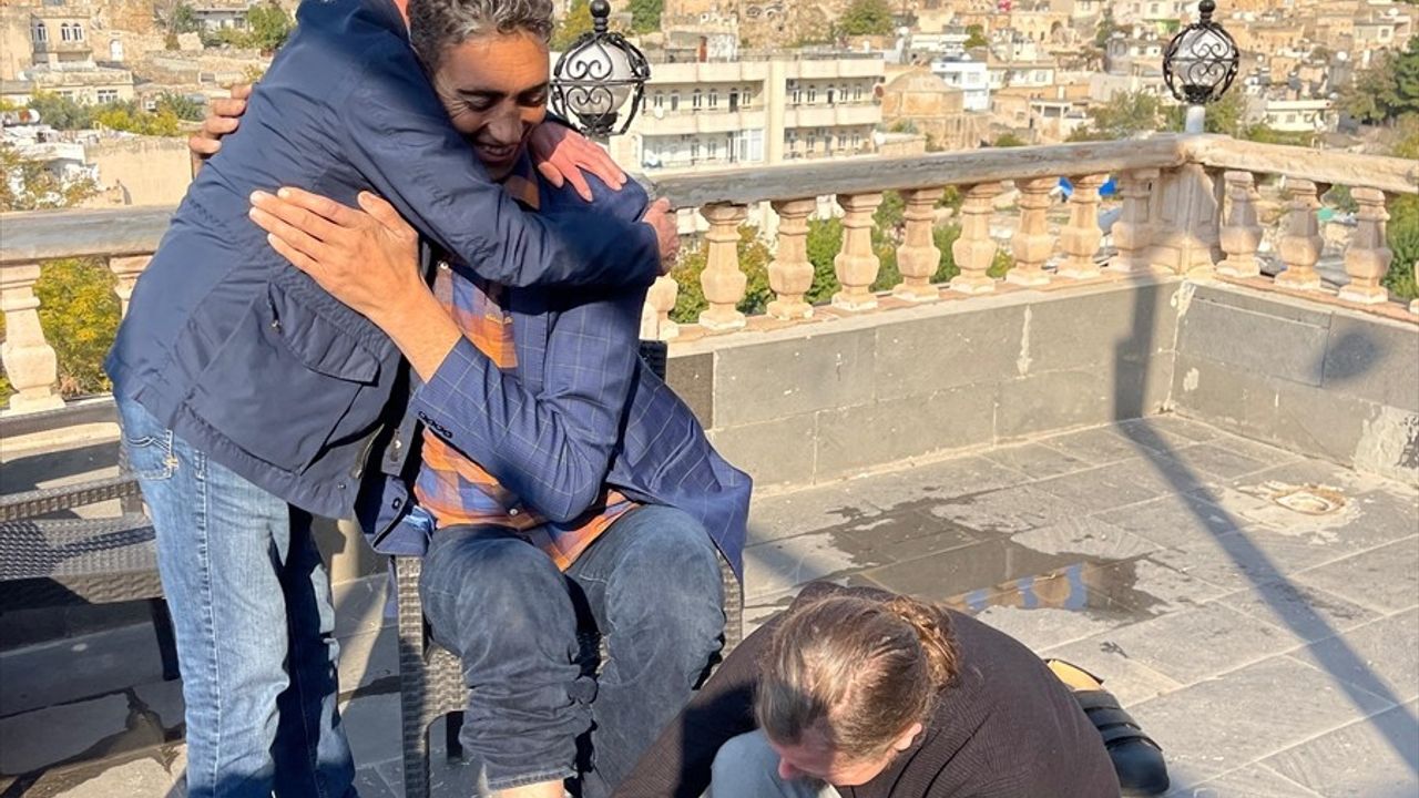 Dünyanın En Uzun Adamı Sultan Kösen Yeni Ayakkabılarıyla Seyahate Çıkıyor