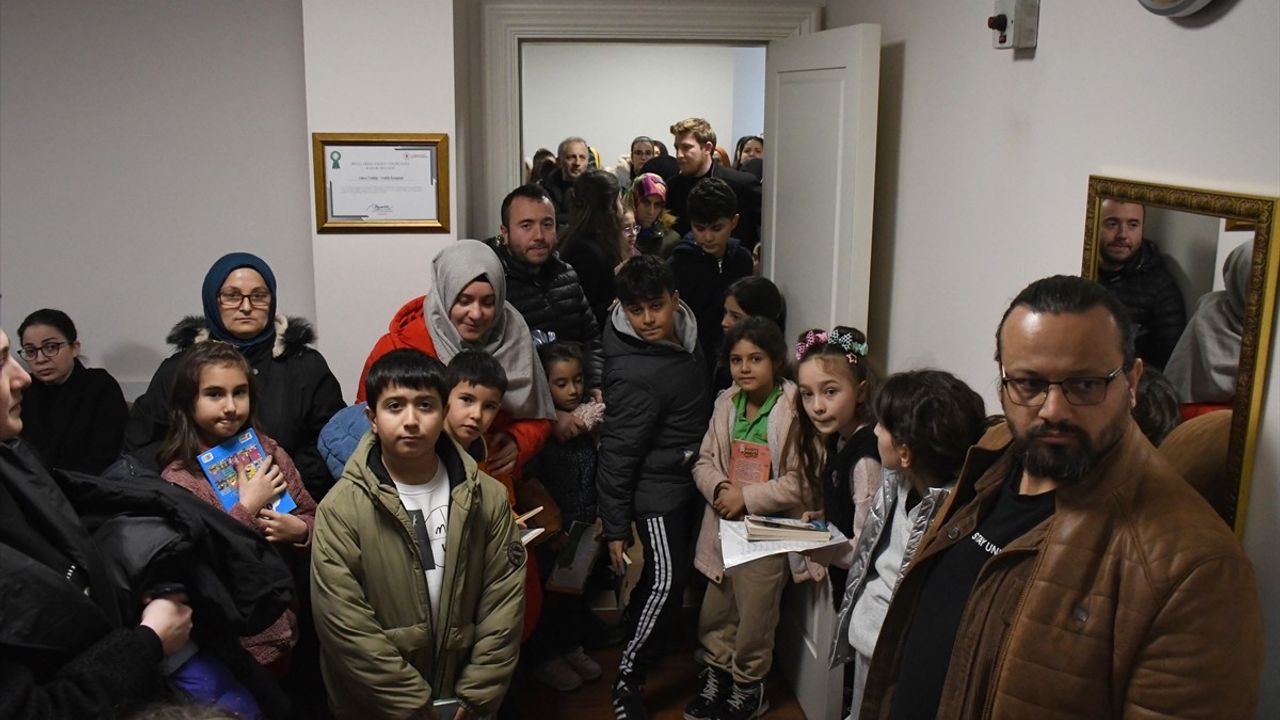 Düzce'de Kar Tatilinde Kitap Okuma Etkinliği: 500 Öğrenci Vali Aslan'ı Ziyaret Etti