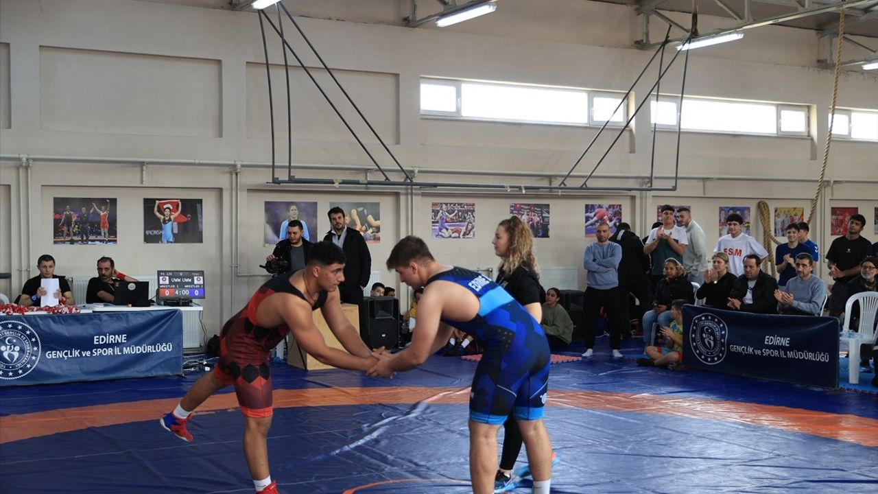 Edirne'de Depremde Hayatını Kaybeden Güreşçiler Anıldı