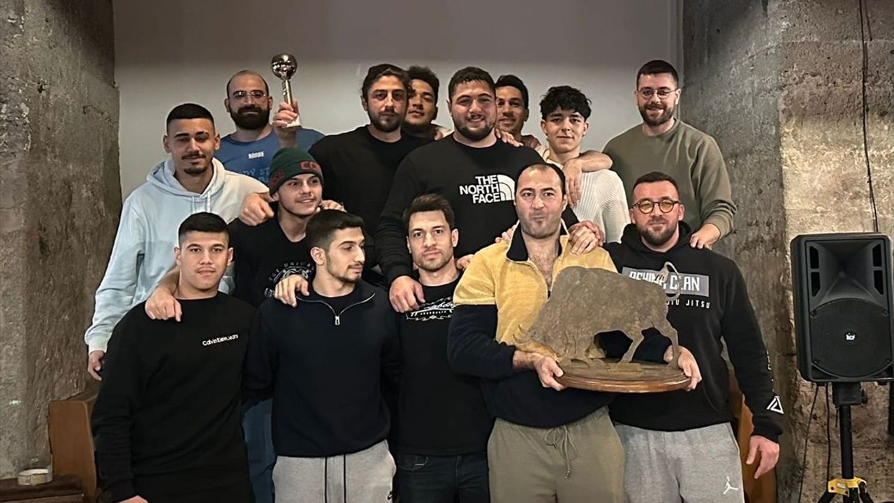 Ege Üniversitesi Sualtı Ragbisi Takımı, Avusturya'da Şampiyonluk Kazandı