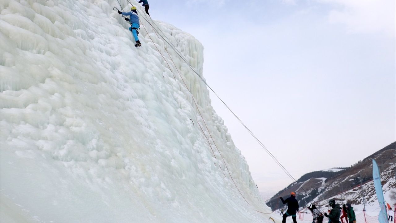 Erzurum'da Mustafa Tekin Anısına Buz Tırmanışı Etkinliği Başladı