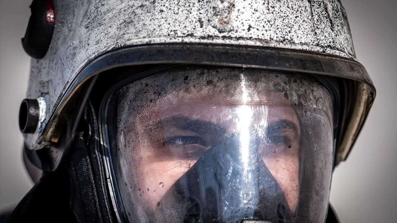 Erzurum'da Yeni İtfaiye Eri Eğitimleri Zorlu Şartlarda Devam Ediyor