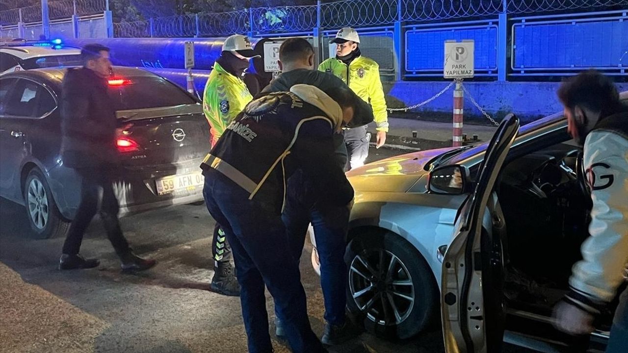 Esenyurt'ta Geniş Kapsamlı Asayiş Uygulaması: 12 Gözaltı