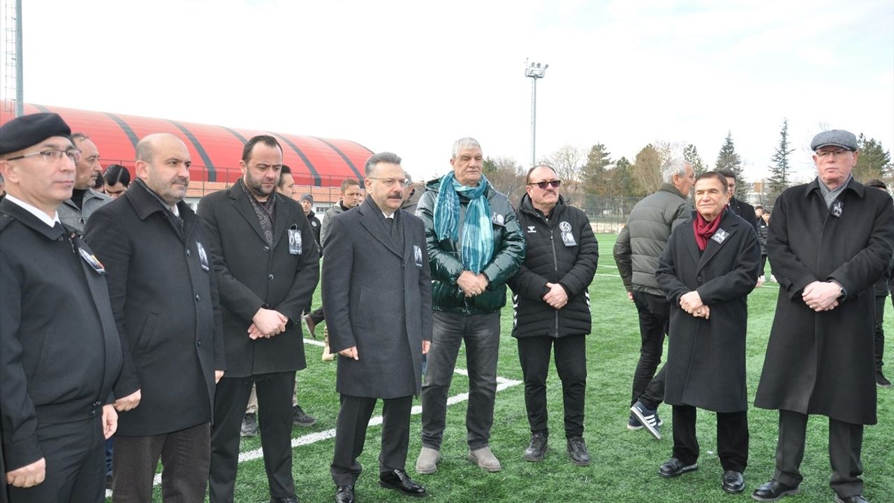 Eskişehirspor ve Milli Takımın Efsane Futbolcusu Fethi Heper Vefat Etti