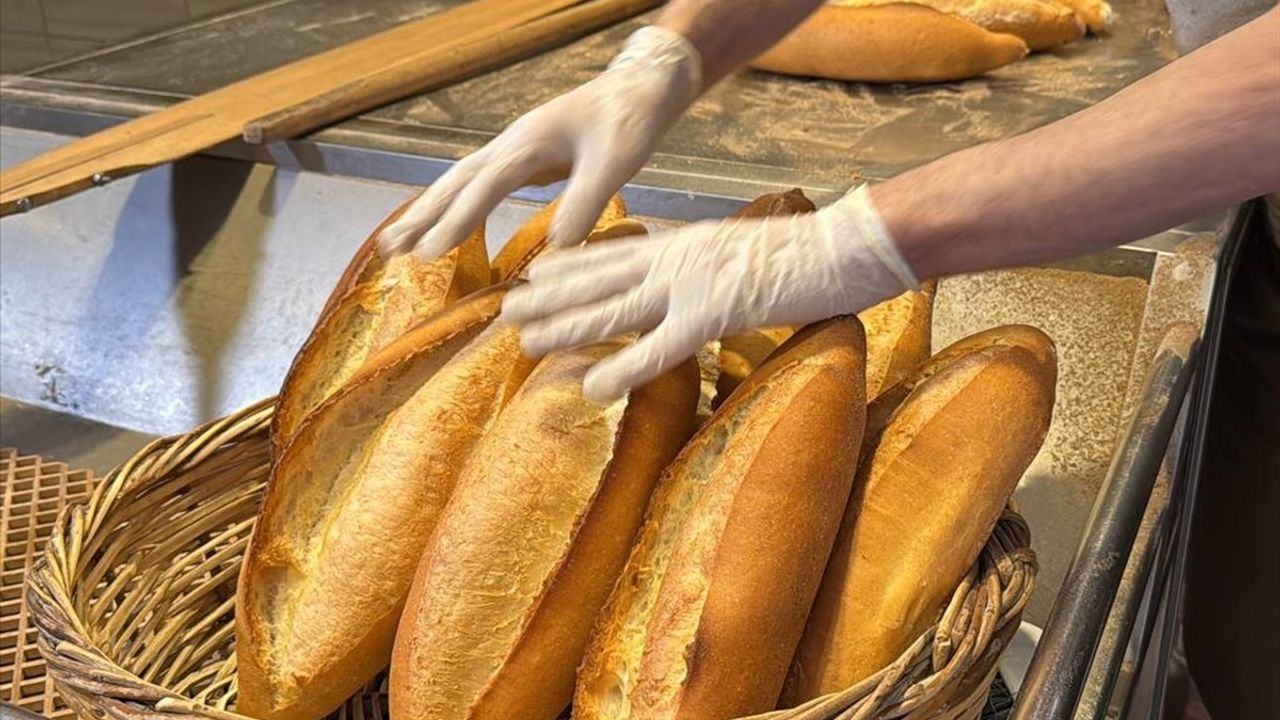 Fatih'te Zabıta Ekipleri Ramazan Öncesi Fırın Denetimi Gerçekleştirdi