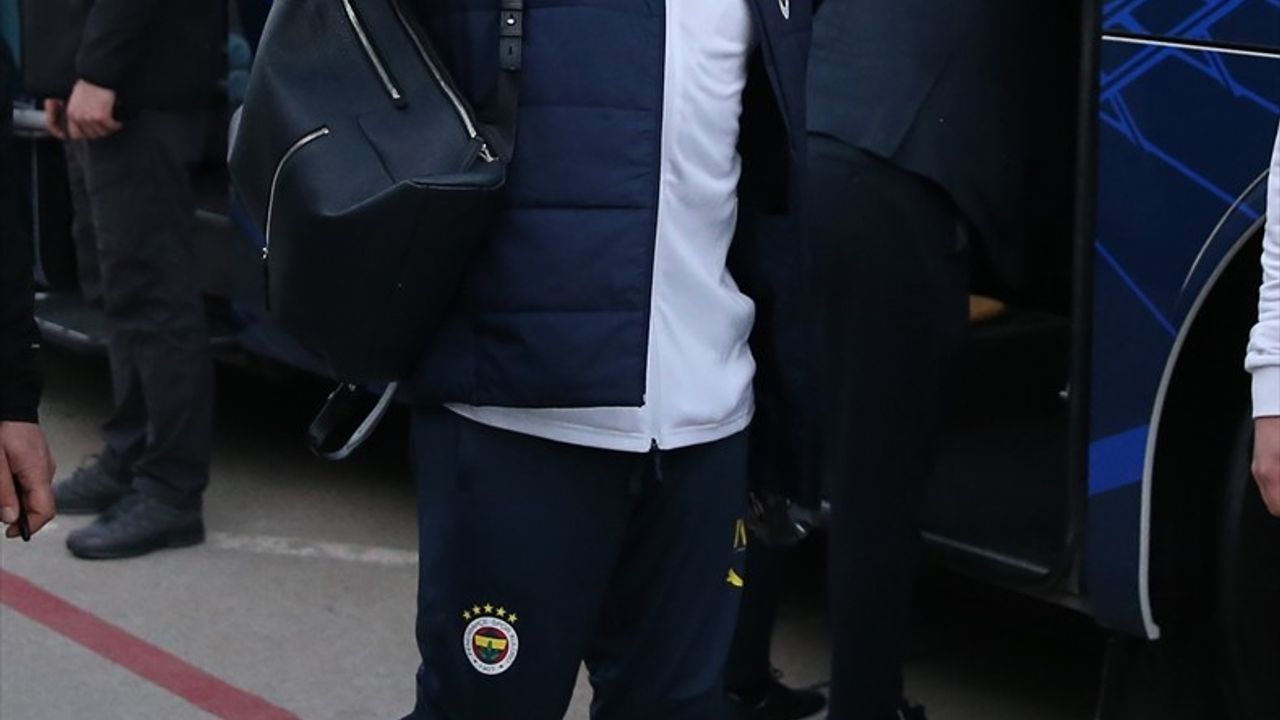 Fenerbahçe Alanya'ya Ulaştı: Corendon Alanyaspor Maçına Hazırlanıyor